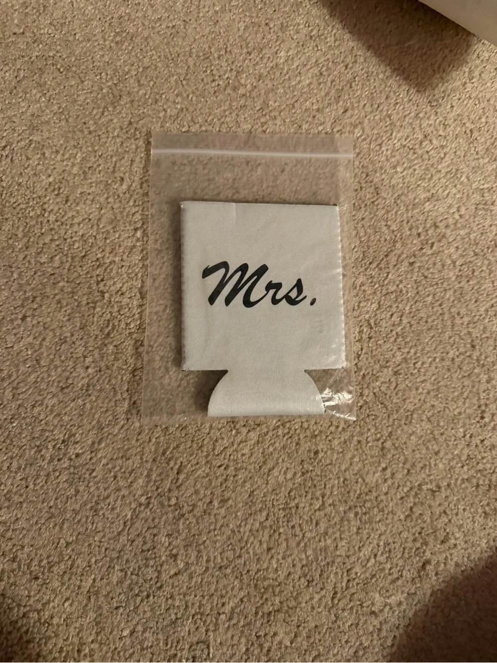 Mrs. White Drink Koozie - Bridal Party Can Cooler